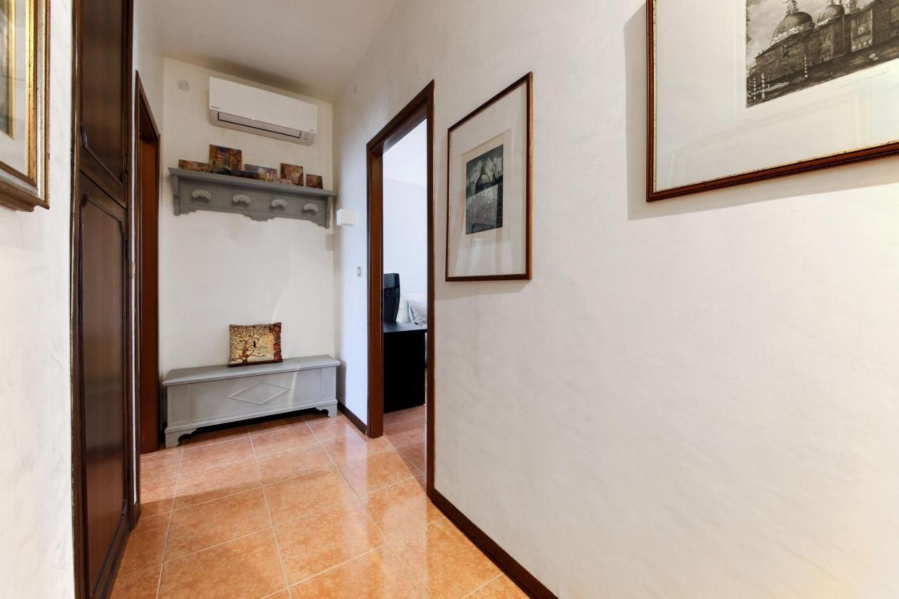 Private Parking - Family Home - 15 Min To Venice Местре Екстериор снимка
